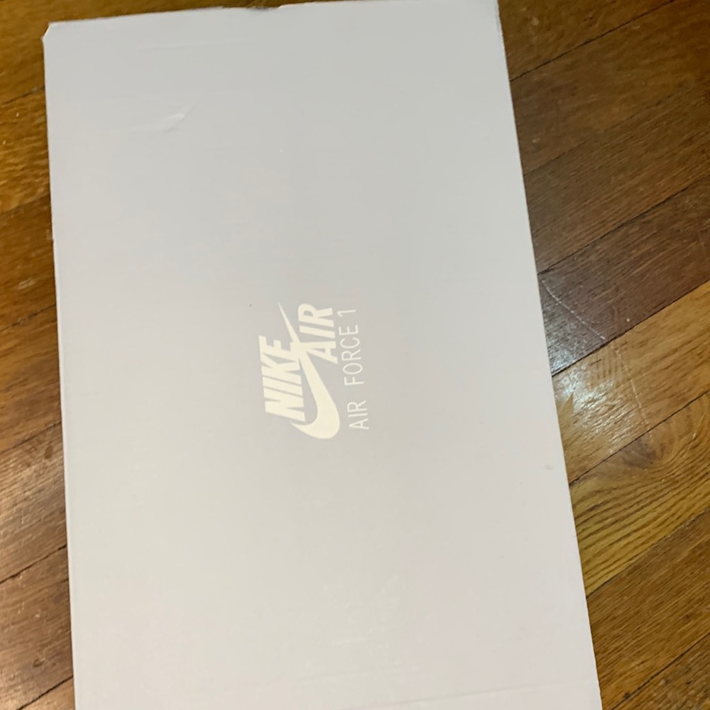 Women Air Force One white sneakers